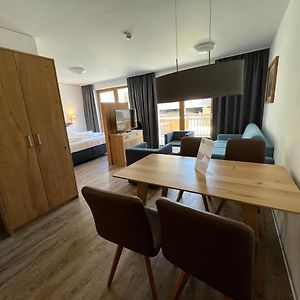 Studio met een King Size Bed